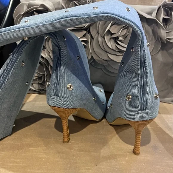 Boots - Picture 5 of 8